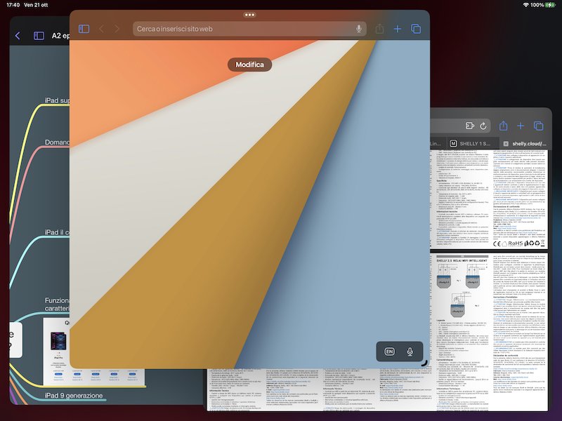 Esempio di finestre libere su iPadOS con Stage Manager